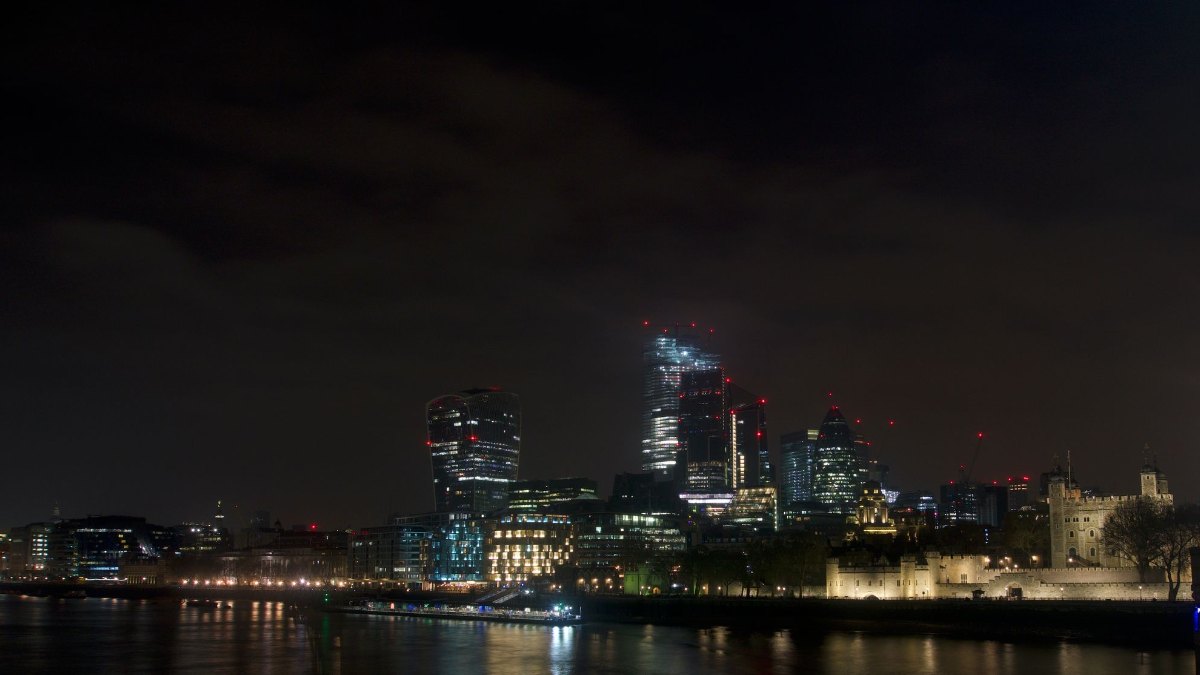 Ködös londoni utca éjszaka